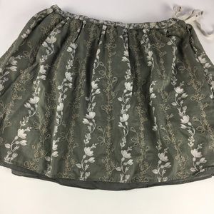 Ruehl | embroidered Floral Skirt Small Short